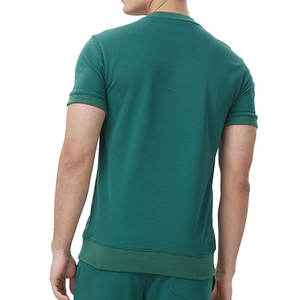 Conjunto informal de camiseta y pantalones cortos para hombre al por mayor, logotipo personalizado, bordado de alto rendimiento, temporada de verano - Product Image 3