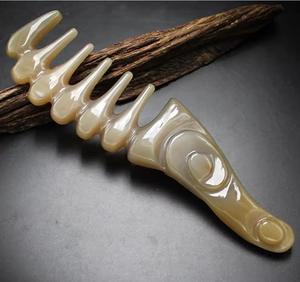 Peine para Cabello de Cuerno de Búfalo Natural Ecológico - Diseño Clásico y Moderno, Suave y Antiestático para Uso Doméstico - Product Image 5