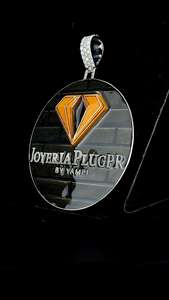 Logo d'entreprise personnalisé Design pendentif en argent sterling 925 émail dur noir et blanc diamant plaqué or style Hip Hop - Product Image 4