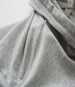 Sudadera con Capucha Ligera de Alta Calidad para Hombre, Manga Larga, Cierre con Cordón, Corte Curvo, Ajuste Clásico - Product Image 5