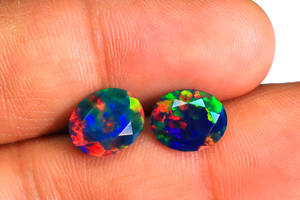 Piedra preciosa de ópalo negro etíope natural Welo, arcoíris brillante, gemas de ópalo negro llamativo, piedra de ópalo negro etíope de corte ovalado precioso - Product Image 5