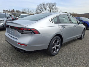 EX-L hybride FWD Honda Accord 2025 d'occasion propre utilisée avec les jantes en alliage Sièges en cuir avec démarrage à distance Sièges chauffants Bluetooth - Product Image 3