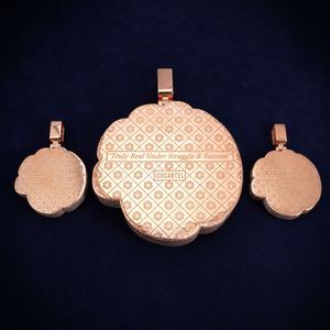 LIL MOSEY Colgante y Amuleto Personalizado de Oro de 14K con Diamantes - Product Image 1