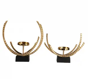 Porte-bougies géométriques en aluminium moulé à la main, fabriqués en Inde, de haute qualité, pour la décoration de la maison et des hôtels - Product Image 1