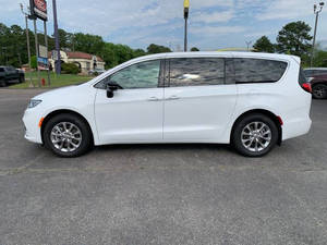 Chrysler Pacifica Touring L 2024 en perfecto estado - Product Image 3