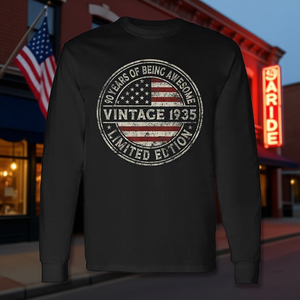 Camiseta vintage de manga larga con bandera estadounidense de edición limitada de 1935, 90 años de ser genial - Product Image 3