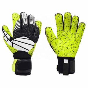 Guantes de fútbol profesionales de último diseño para porteros, venta al por mayor, material de látex de cuero de temporada de invierno con protección para los dedos - Product Image 1
