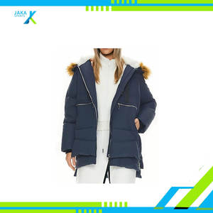 Abrigo Acolchado de Invierno para Mujer ArcticWarm, Tejido Ecológico, con Capucha, Parka Larga, Ropa de Abrigo Informal, Moderna y a la Moda - Product Image 4