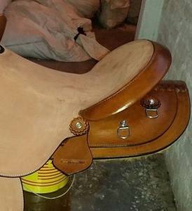 Selle de cheval en cuir occidental de qualité supérieure sur accessoires de chevaux de course éco-cuir - Product Image 4