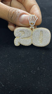 Collar con colgante de 20 diamantes elegante de calidad de exportación con piedras de corte brillante para diseños de joyería de lujo disponibles para la venta - Product Image 3