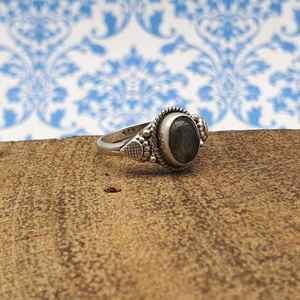 Bague unie artisanale Bague en argent 925 Labradorite Gemstone Bague artisanale en argent artisanal fait à la main - Product Image 2