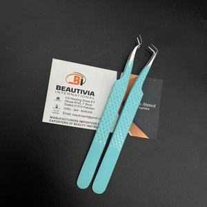 Pinzas de extensión de pestañas de acero sostenible con recubrimiento de color personalizado logotipo personalizado 90 grados y pinzas de belleza de aislamiento - Product Image 5