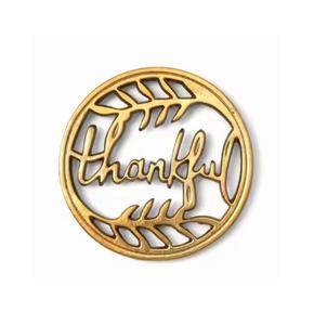 Dessous de plat de table indien attrayant en métal aluminium plaqué or pour la protection contre les dommages causés par la chaleur Dessous de plat et napperons pour la salle à manger - Product Image 1