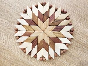 Produits artisanauxTradition en bois pendaison de crémaillère ronde en bois de marbre pendaison de crémaillère pour une utilisation Tasses et porte-boissons élégantes - Product Image 3