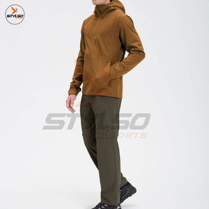 Personnaliser le style et la conception Streetwear Polyester Softshell imperméable Sports de plein air course coupe-vent veste de pluie pour hommes - Product Image 4