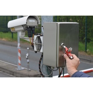 Clé de cabinet multifonction 9 en 1 SuBMaster à 14 fonctions avec mousqueton sur chaîne par SCHUEBO - Product Image 6