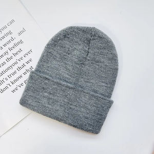 Gorro de punto suave para uso diario, gorro de Color sólido con puños plegados, gorro Unisex cálido y cómodo para invierno y otoño, moda callejera - Product Image 3