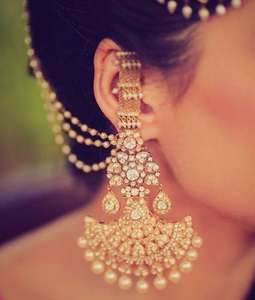 Pendientes Largos Delicados Chapados en Oro Hechos a Mano con Diamantes, Joyería de Moda Lujosa y Sofisticada para Regalo - Product Image 2