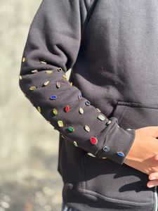 Sweat à capuche zippé personnalisé avec strass en gros |   Vêtements de rue unisexes en molleton 100% coton pour l'hiver, multicolores, écologiques et respirants - Product Image 2