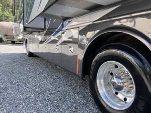 2020 Usado Tif-fin Autocaravanas Phaeton 40 IH Azul Oscuro US Origen - Product Image 3