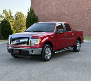 Vehículo Usado a Precio Accesible - Volante a la Izquierda |   Volante a la derecha |   Ford F-150 XLT SuperCrew 2010 con 44 mil millas - Product Image 1