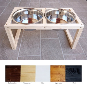 Comedero portátil de doble elevación para mascotas con tres cuencos de acero para gatos y perros con detalles de madera de abeto - Product Image 5