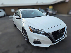 Nissan Altima 2.5 S-R FWD 2022 - Product Image 4
