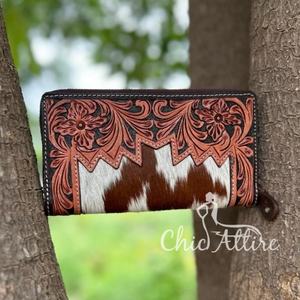 กระเป๋าคลัทช์แกะสลักมือกระเป๋าเงินแบบหนีบเคสโทรศัพท์หนังวัวมีสไตล์กระเป๋าสตางค์ดีไซน์ใหม่ใช้ได้หลากหลายแบบแบบตะวันตก - Product Image 1