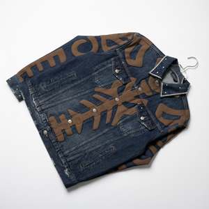 แจ็คเก็ตเดนิมผู้หญิงสไตล์ Y2K งานปักลาย 3 มิติ แต่งขอบคอประดับเพชร สไตล์สตรีทแวร์ขาดๆ แบบวินเทจ สำหรับฤดูใบไม้ร่วง - Product Image 5