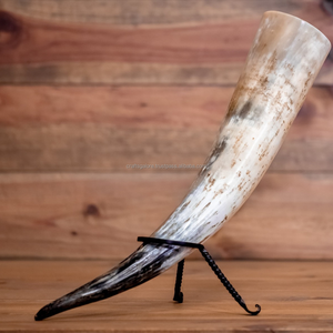 Auténtico Cuerno Vikingo Hecho a Mano con Diseños Personalizados para Cerveza, Hidromiel y Experiencias Únicas de Consumo - Product Image 6