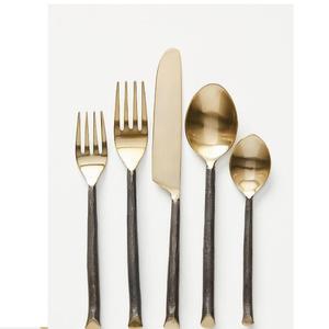 Ensemble de couverts décoratifs en métal de couleur noire avec manche en or, conception royale faite à la main pour la cuisine à domicile - Product Image 1