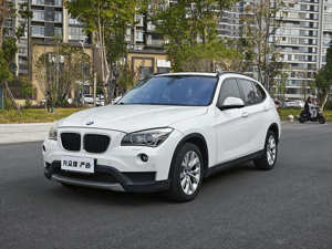 รถบีเอ็มดับเบิลยู X1 SDrive Leading Edition ปี 2013 สภาพดีมาก พวงมาลัยซ้าย SUV 5 ที่นั่ง พร้อมหลังคาซันรูฟแบบพาโนรามา เบาะหนังสีเข้ม - Product Image 2