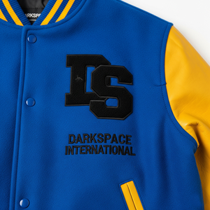 แจ็คเก็ตวาร์ซิตี้แบบมีฮู้ด ODM OEM ปรับแต่งได้ ทรงคลาสสิคเข้ารูป คอตั้ง กันลม ระบายอากาศได้ดี เหมาะสำหรับฤดูหนาว พร้อมบริการ OEM สำหรับโลโก้ด้านหน้า - Product Image 3