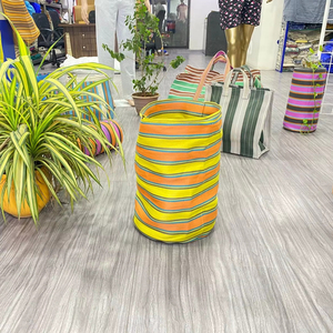 Sac à provisions en nylon réutilisable écologique RPET fermeture éclair rayé Handloom tissé sacs de plage en plastique recyclé d'Inde - Product Image 1