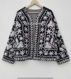 Kimono bordado Suzani de estilo bohemio ecológico transpirable de algodón de tamaño libre con frente abierto para mujer, chaqueta de primavera/invierno hecha a mano - Product Image 2