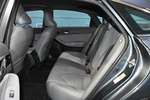 Modèle 2016 Toyota Avalon XLE Premium, boîte automatique, intérieur cuir foncé, conduite à gauche, taille des pneus R16 - Product Image 4