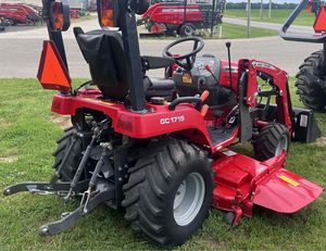 Tracteur à roues 4x4 Massey Ferguson GC1715 20-40 CV pour tracteur agricole compact avec chargeur frontal Garantie de 4 ans - Product Image 3