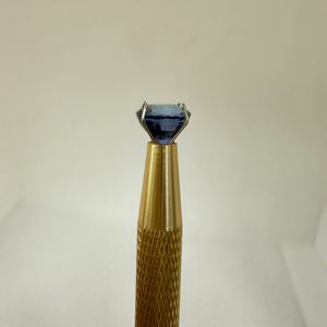 พลอยแซฟไฟร์สีฟ้าธรรมชาติอัญมณีเจียระไนทรงรียี่ห้อต่างประเทศสำหรับทำสร้อยข้อมือราคาถูก - Product Image 3