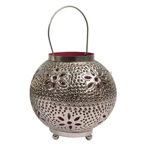 Porte-bougie en bois naturel fait à la main, finition dorée, forme élégante, décoration d'intérieur, centre de table de Noël, Zahid Exports - Product Image 1