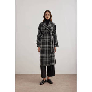 Manteau long à double boutonnage pour l'automne avec imprimé et bordure en fourrure - Product Image 4