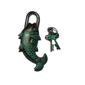 Candado Vintage de Latón Antiguo con Diseño de Pez, Acabado con Recubrimiento en Polvo, Candados y Llaves de Estilo Antiguo, Más Vendido - Product Image 1