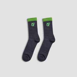 Chaussettes de sport EnduraFlex personnalisables avec logo, imprimé rayé, tricotées haute performance, respirantes et antibactériennes pour l'automne et le cyclisme - Product Image 2