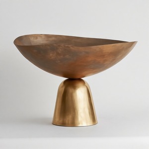 PrinceDip Gold Bowl Regal Heirloom Luxe Cuenco de servicio de latón antiguo hecho a mano con intrincados grabados reales y acabado vintage - Product Image 3