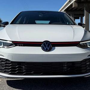 Volkswagen GTI 380 S 2024 d'occasion en bon état ~3800 milles, boîte manuelle 6 vitesses, blanc opale nacré, peu modifiée - Product Image 1