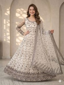 Ensemble robe longue à manches longues avec broderie Georgette, bas et dupatta confortables, vêtements indiens élégants pour femmes - Product Image 3