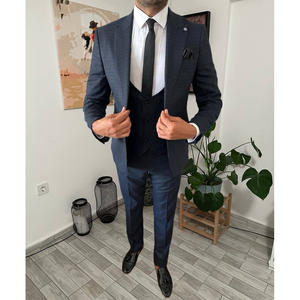 Trajes personalizados de fábrica OEM para hombres, diseño cómodo a la moda - Product Image 1