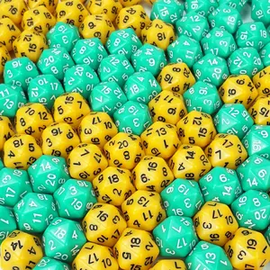 热卖彩色d20边骰子绿色或黄色定制亚克力散装骰子，号码用于玩饮料游戏或赌场赌博