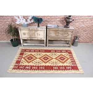 Alfombra Turca Vintage de 3.2x5.4 pies, Alfombra de Lana Roja con Puntos - Product Image 2