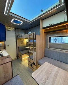 Premium Fetih 410 Teardrop Camper Off-Grid Remolque de viaje con paneles solares Capacidad para 4 personas Diseño ligero e impermeable - Product Image 3