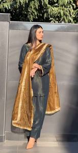 Présentation de nouveaux ensembles Salwar Kameez traditionnels prêts à porter en 3 pièces avec dupatta pour les occasions de fête et de mariage - Product Image 5